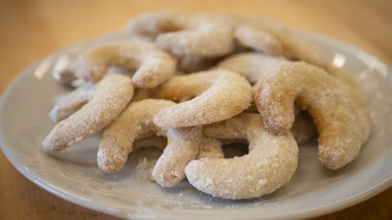 Czech Vanilla Crescent Cookies