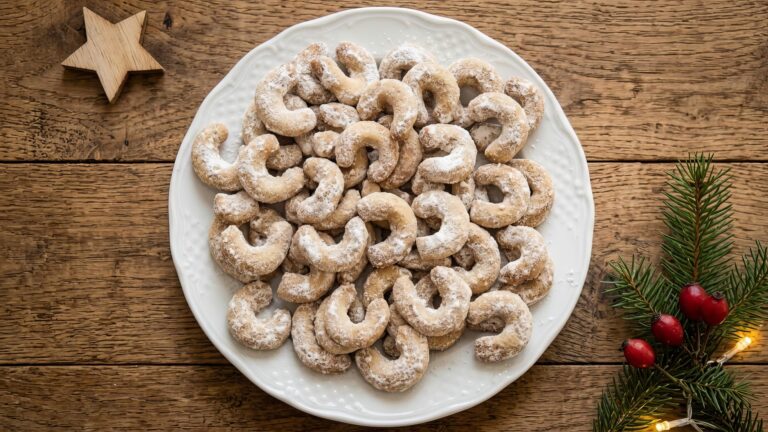 Czech Vanilla Crescents