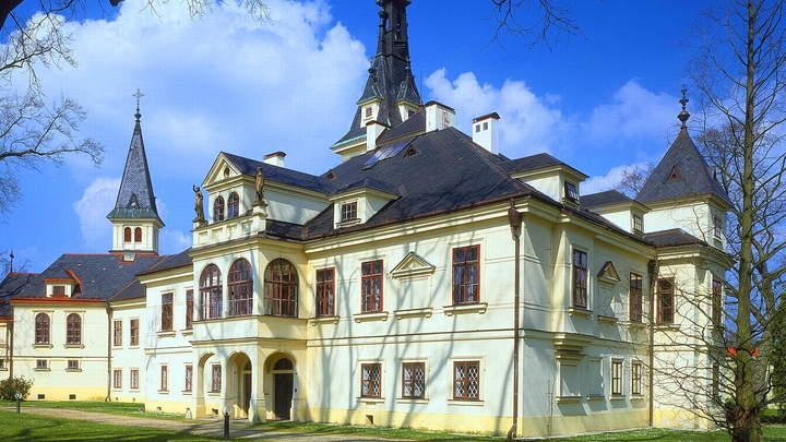 Luzany Chateau